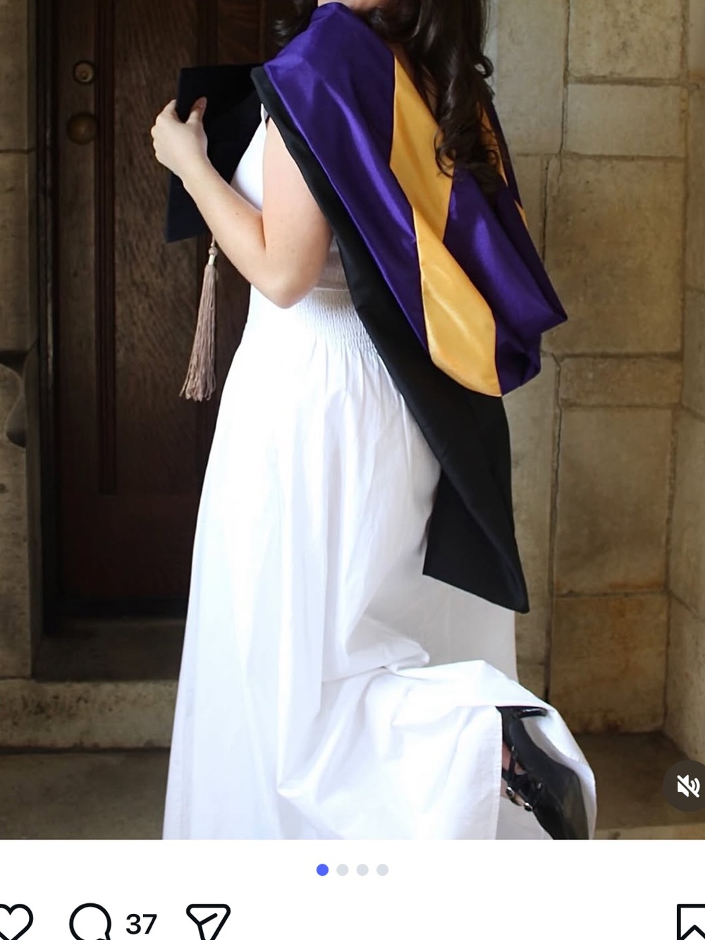 Black Graduation Gown and Cap Set - Women - Picture 2 of 3